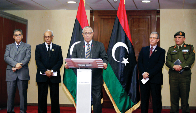 ليبيا : بناء جيش احترافي يضم الثوار