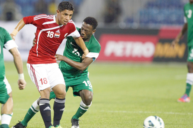 "المنتخب السعودي هزم نظيره اليمني وجدّد أمله في التأهل \tتصوير ــ يونس يونس"