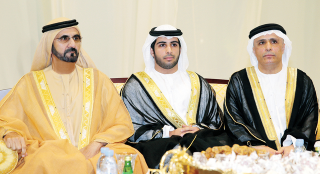 "محمد بن راشد خلال الحفل بحضور الطاير ونجله العريس تصوير ـ محمد هشام"