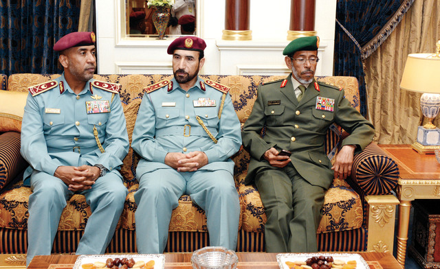 "حمد الرميثي وسيف الشعفار وعبيد الكتبي"