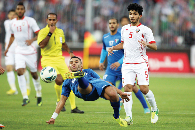 "الهلالي كان قريباً من كل كرة وأدار مباراة الإمارات والكويت بكفاءة"
