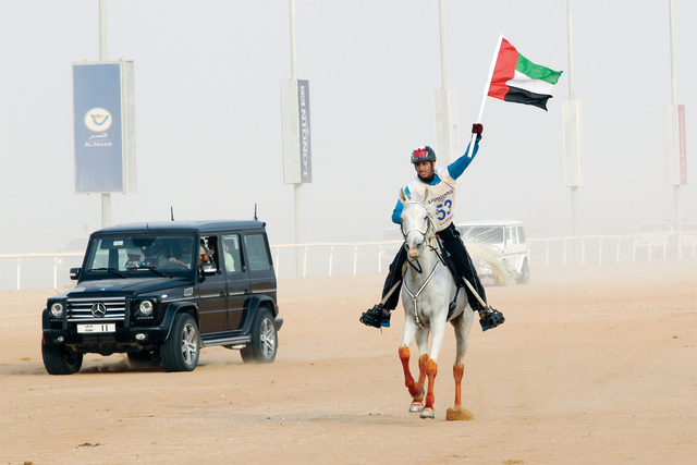 "الفارس عبدالله المري حامل لقب البطولة 2012"