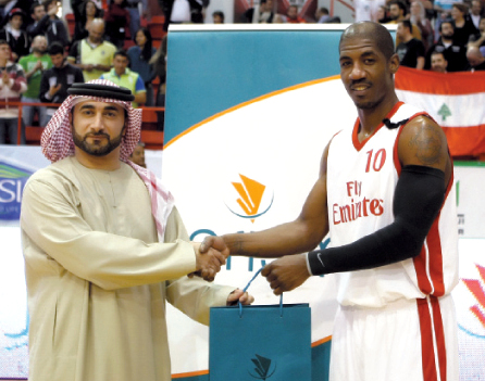 "لاعب الحكمة أرون سانجو يفوز بجائزة أفضل لاعب في المباراة\t من المصدر"