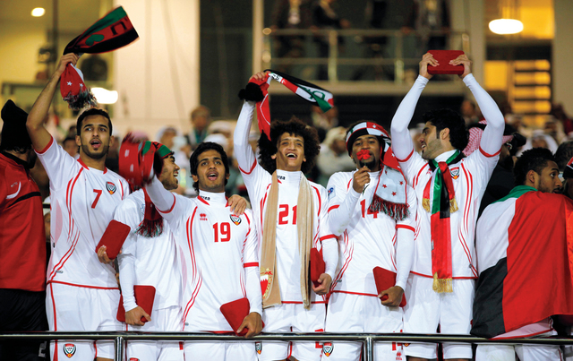 "نجوم الأبيض وفرحة الفوز بكأس الخليج \t البيان"