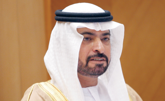 "حمدان بن مبارك متحدثاً"