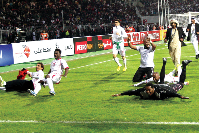 "نجوم المنتخب يعبرون عن فرحتهم بطريقتهم الخاصة"