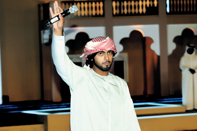 "أحمد بن دغاش يعلن عن فرحته بتأهله \tتصوير: عبدالله الحبسي"