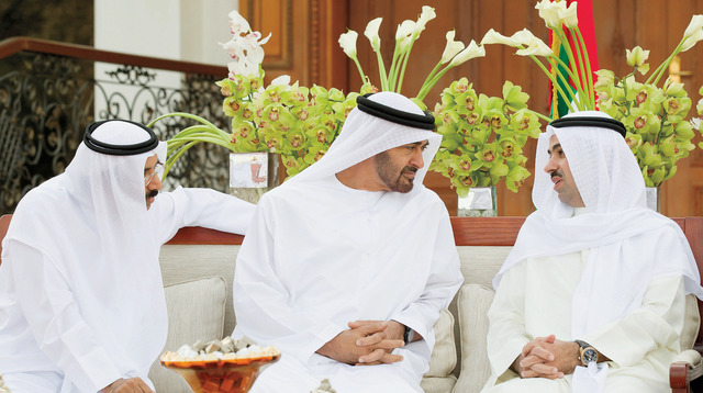 "ولي عهد أبوظبي في حوار مع رئيس مجلس الأمة الكويتي بحضور محمد المر"