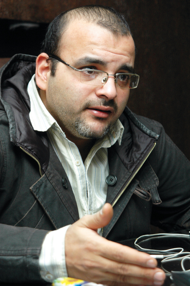 "أيمن بهجت قمر"