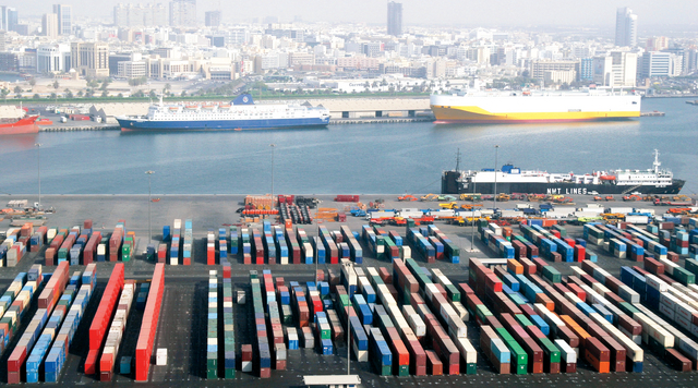 "التحسينات في تجارة الإمارات الإقليمية والدولية أسهمت بتعزيز نموها أرشيفية"