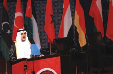 "نهيان بن مبارك خلال إلقاء كلمته"