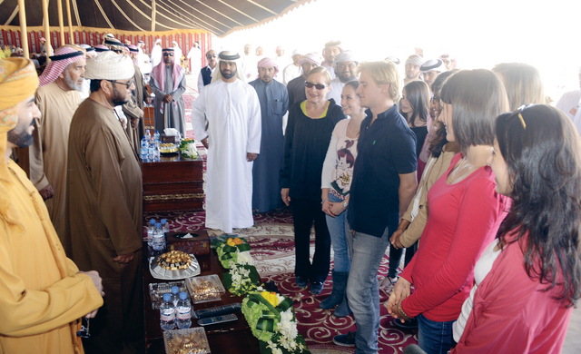 "سلطان بن زايد يلتقي بمجموعة من الطلبةمن احدى الجامعات الاسترالية"