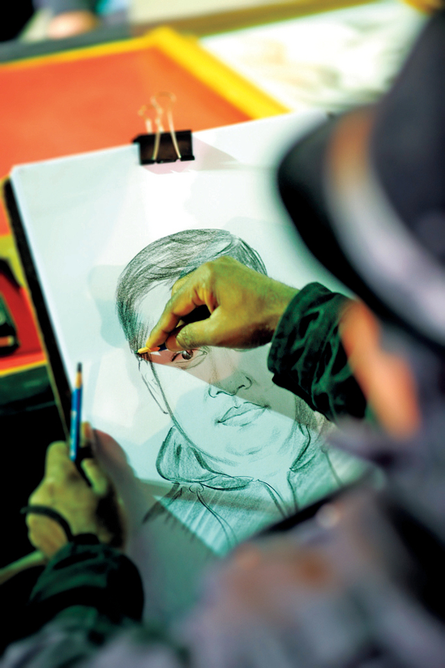 "يرسم الوجه بدقائق"