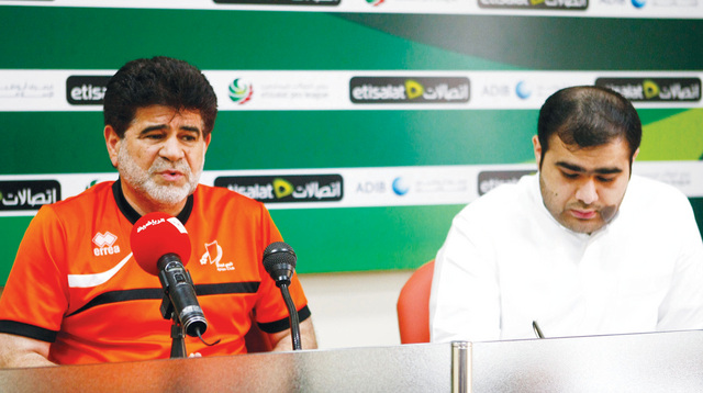 "عبد الوهاب خلال المؤتمر الصحافي"