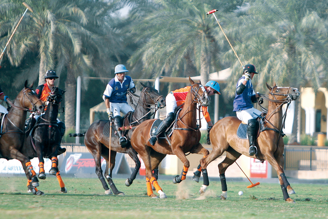 "أبوظبي يكسب غنتوت ويتأهل للنهائي \t\t تصوير - محمود الخطيب"