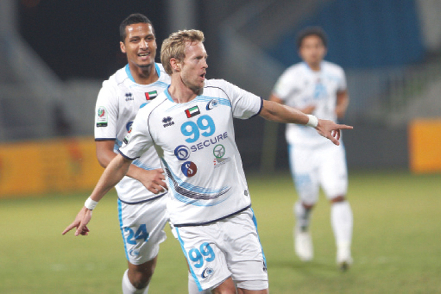 "وبلهامسون يحتفل بتسجيل الهدف الأول\t  تصوير - مجدي اسكندر"