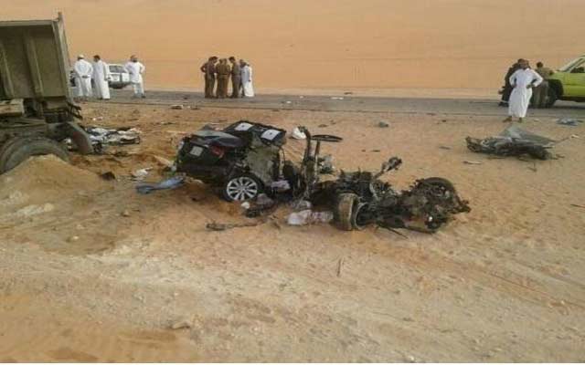 دفن سيارة شاب بجانب قبره بعد اختلاط أشلائه بها