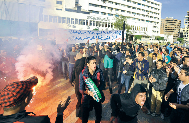 "سكان بورسعيد أضربوا واعتصموا وتظاهروا احتجاجاً على سياسات مرسي\tا.ف.ب"