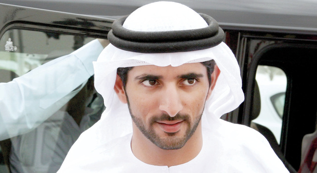 "حمدان بن محمد خلال حضوره السباق"