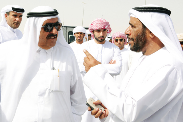 "حمدان بن راشد في حديث عن السباق بحضور ماجد بن محمد"