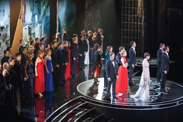 "اسرة فيلم \"البؤساء\" تؤدي احدى اغنيات الفيلم\tأيه بي إيه"