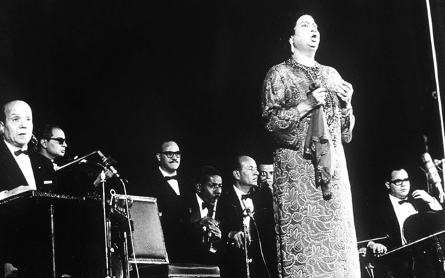 موسيقيون خلف كوكب الشرق.. سلطنة العزف الساحر