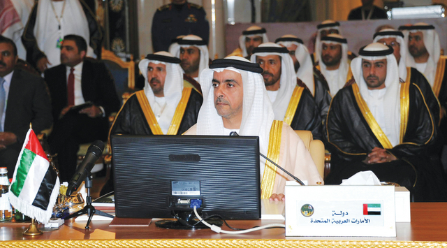 "سيف بن زايد خلال حضوره الجلسة الافتتاحية\t\t\t وام"
