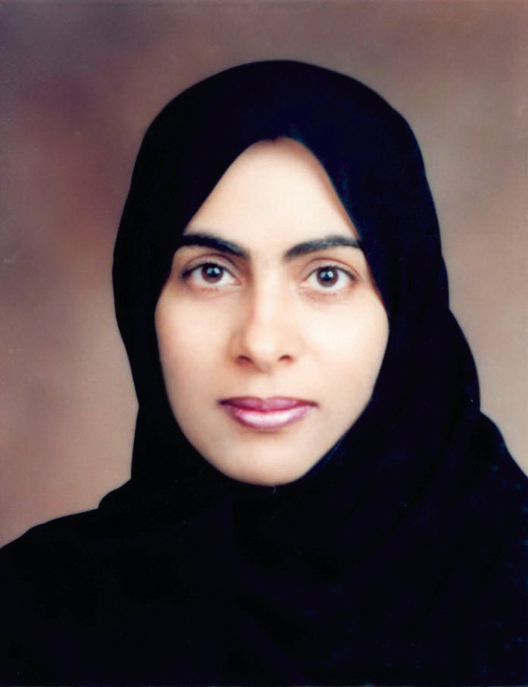 "موزة العامري: الفتاة \"المتهورة\" مهددة بأن تكون لقمة سائغة في أفواه المتصفحين"