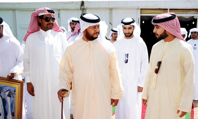 "سلطان بن زايد يتابع المهرجان بحضور نجليه هزاع وخالد بن سلطان"