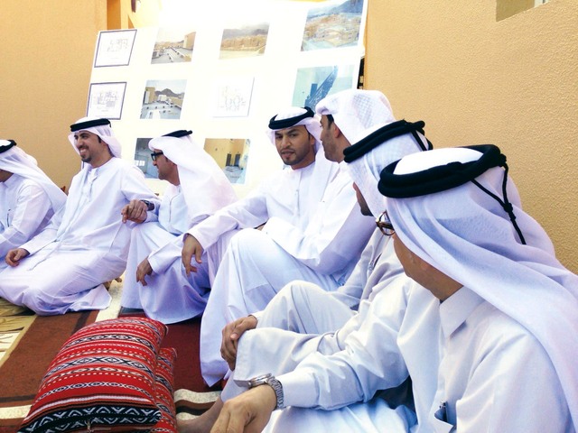 "الوفد المرافق للزعابي من مختلف المناطق"