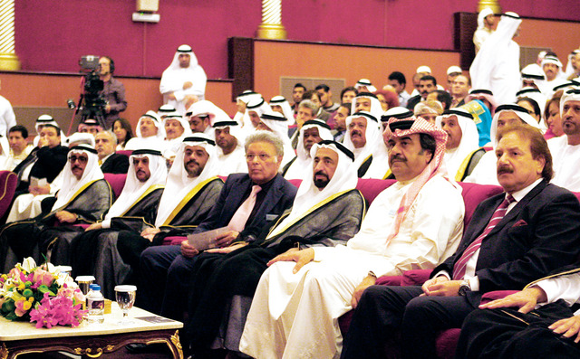 "حاكم الشارقة يفتتح أيام الشارقة المسرحية"
