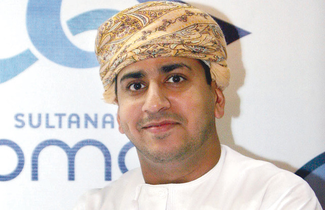 "خالد الزدجالي: المعرض يشهد عروضا عن آخر المستجدات السياحية في السلطنة"
