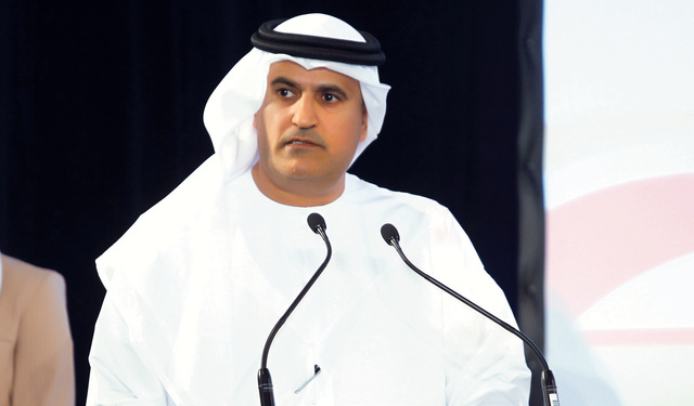 "سعيد الطاير يتحدث خلال مراسم حفل القرعة"