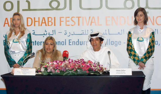 "عدنان النعيمي ولارا صوايا في المؤتمر الصحافي\t تصوير - مجدي اسكندر"