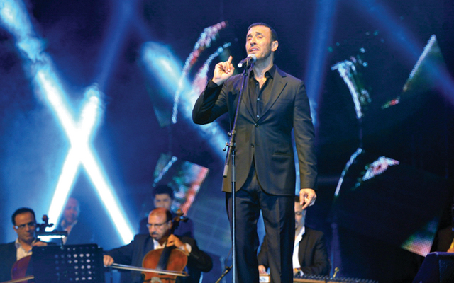 "قيصر الأغنية أمام جمهوره"
