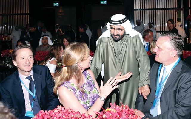".. وسموه في حديث مع الحاضرين"