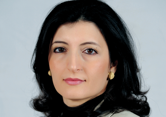 "د أسماء الديب: إقامة مراكز متخصصة تجمع فئة شاملة من العاملين في المجال"