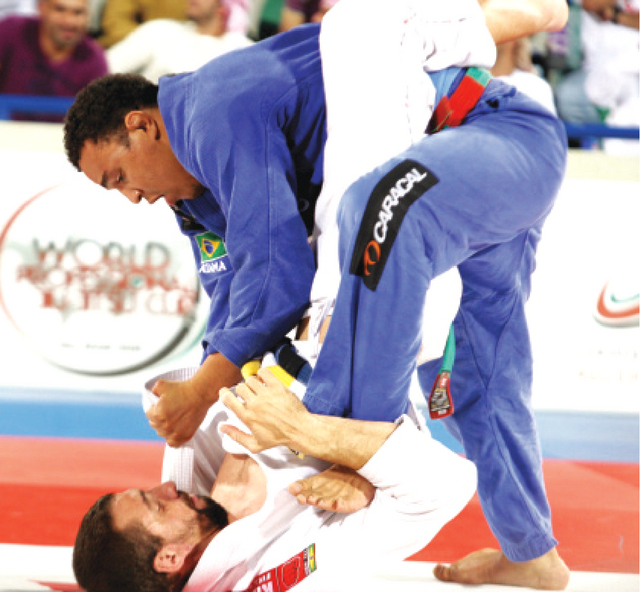 "من منافسات الجوجيتسو\tالبيان"