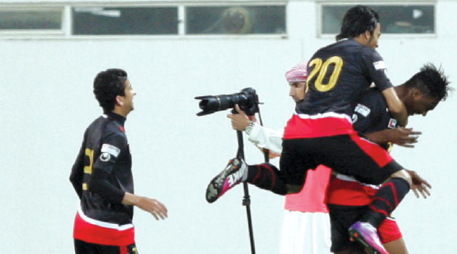 "الإمارات يقترب من العودة لدوري المحترفين \t تصوير - يونس يونس"