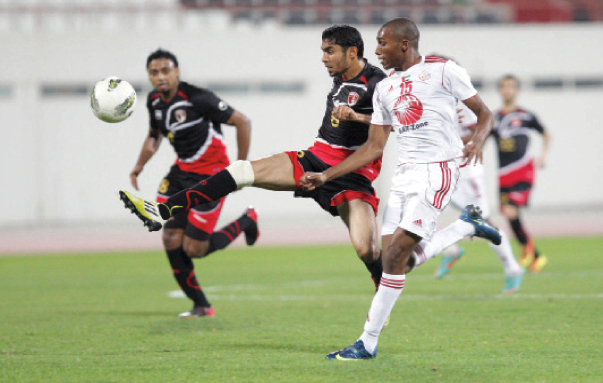 "الشارقة يسعى إلى الفوز على العربي واسترداد الصدارة \t    تصوير يونس يونس"