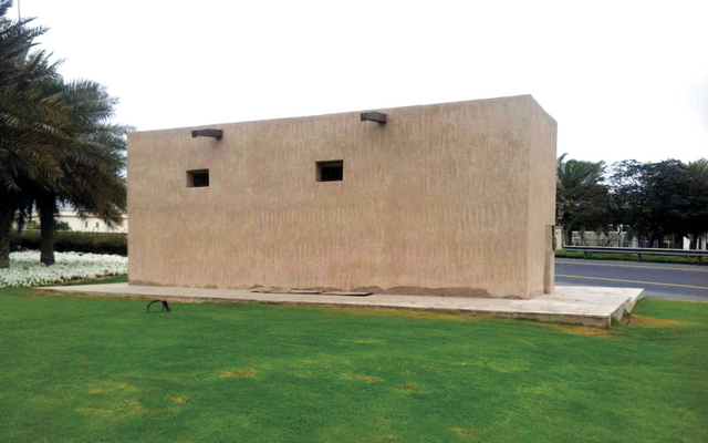 "المستودع الذي شيده قديما قرب شارع الشيخ زايد \t تصوير ــ زفير ويلسون"