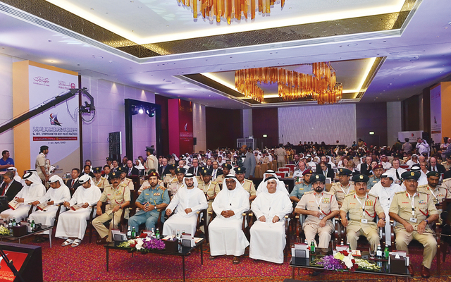 "ماجد بن محمد خلال الملتقى بحضور سيف الشعفار وضاحي خلفان ومطر الطاير وخميس المزينة وعدد من ممثلي مديريات الشرطة في الدولة \tمن المصدر"