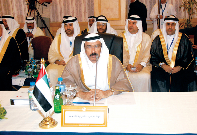 "الوفد الإماراتي خلال مشاركته في افتتاح المؤتمر \t\t\t وام"