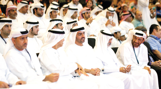 "حامد بن زايد يشهد افتتاح بطولة صغار الجوجيتسو"