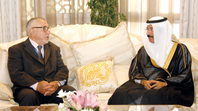 "المر يلتقي رئيس الاتحاد الدولي\t\tوام"