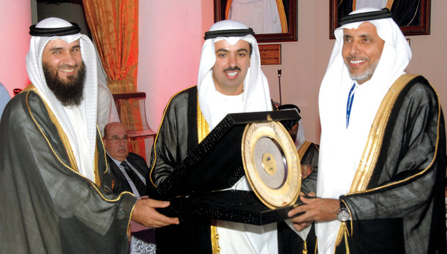 "تكريم الأمين العام للمجلس الوطني الاتحادي لفوزه بجائزة التميز\t\tوام"