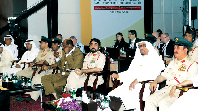 ضاحي خلفان: استخدام شرطة دبي أعلى معايير الجودة يساهم في التطور الأمني