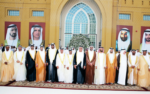 "سعود بن صقر وأولياء عهود الشارقة وأم القيوين ورأس الخيمة وماجد بن محمد والشيوخ والعريس ووالده وعبدالله العثمان خلال الحفل   \tتصوير ـــ محمد هشام"