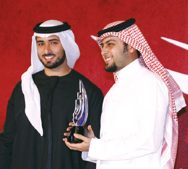 "سموه يكرم بدر الحمود لحصوله على الجائزة الثالثة في مسابقة الأفلام الخليجية القصيرة"