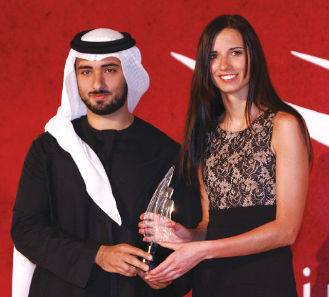 "..ويكرّم ناتاليا سوفرت الحاصلة على أفضل إخراج في مسابقة الأفلام الدولية القصيرة"